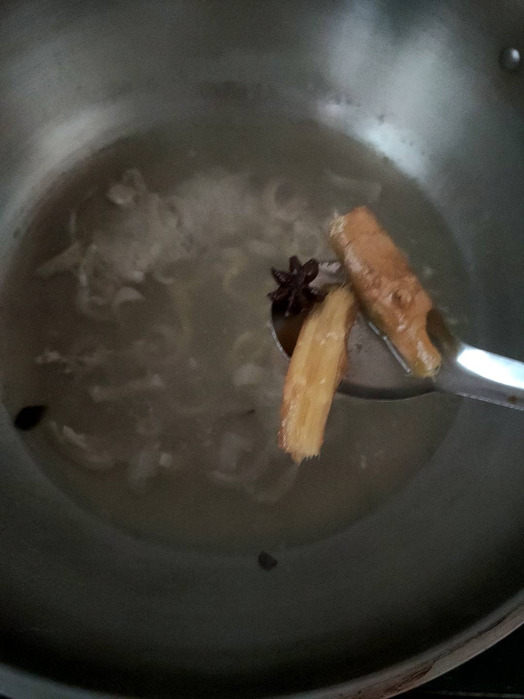 豬皮凍的做法-家常味拌菜譜