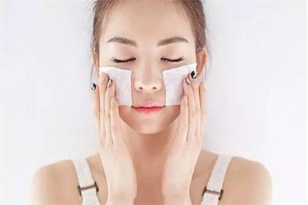 女生要想皮膚水嫩，這些護(hù)膚步驟不能少