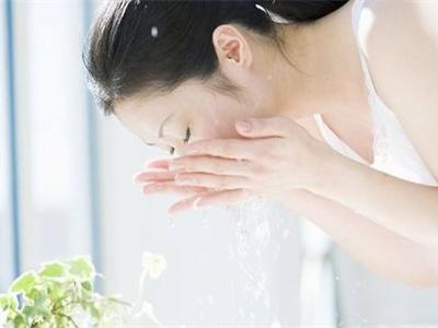 肌膚保養(yǎng)的四個好習慣，做到了皮膚就會越來越好