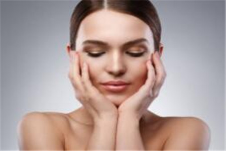 肌膚去皺保濕，你值得擁有的四個護膚秘訣