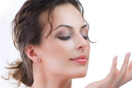 四大肌膚護理秘訣，生活護膚必備技能