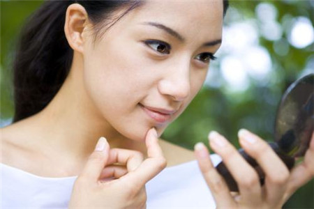 夜間臉部護膚保養兩部曲，女性為美不容錯過