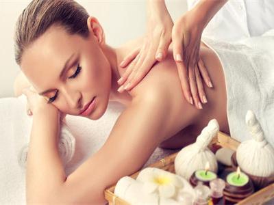 不要再固定使用一套化妝品，更換水乳護膚品的技巧注意事項