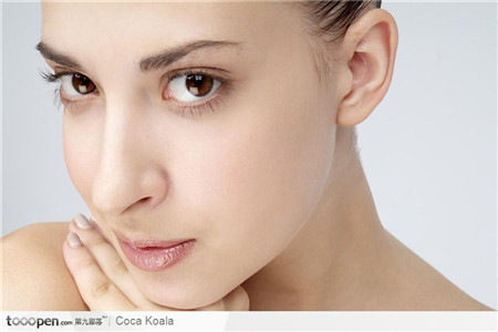 夏季氣溫的嚴重影響,你應該注意的敏感肌護理技巧-易網<a href=http://www.gyfww.com/ target=_blank class=infotextkey>健康養(yǎng)生</a>網 夏季氣溫的嚴重影響,你應該注意的敏感肌護理技巧