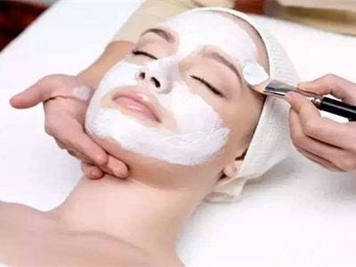 美白淡斑中藥配方面膜，安全無副作用護(hù)膚推崇