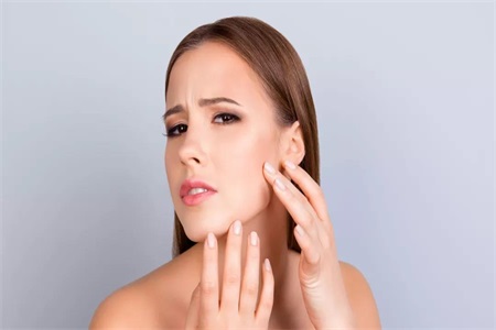 油性皮膚也會(huì)變干性皮膚？干性皮膚的原因一定要知道