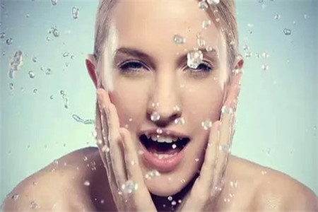 肌膚毛孔空隙的三種不同類型，女性都想了解的護膚小知識