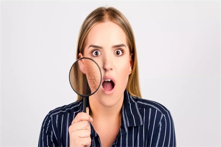 這樣的卸妝方式難怪皮膚不好，教你正確卸妝方法讓你美美噠