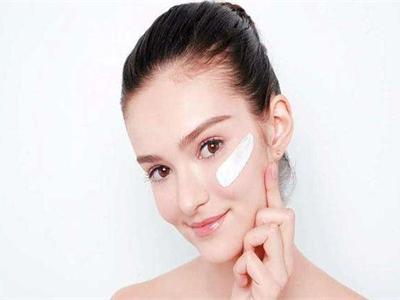 皮膚毛孔粗大怎么辦？縮小毛孔最快的方法是做好這件事
