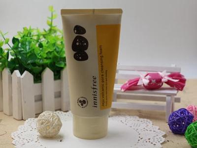 油性皮膚適合的洗面奶品牌，溫和清潔減少痘痘困擾