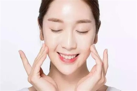 護膚小常識：這樣清潔面部，你一定會很美