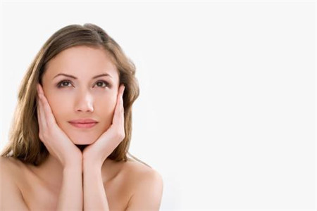 緩解肌膚問題,敏感肌患者應該注意的那些護膚技巧-易網<a href=http://www.gyfww.com/ target=_blank class=infotextkey>健康養生</a>網 緩解肌膚問題,敏感肌患者應該注意的那些護膚技巧