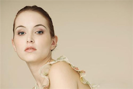 肌膚長痘頻發，三大要點兩大步驟讓祛痘方法更簡單