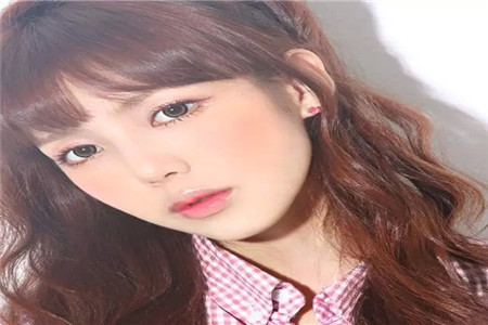 想要妝容精致提高顏值,這是你不容錯(cuò)過的化妝寶典-易網(wǎng)<a href=http://www.gyfww.com/ target=_blank class=infotextkey>健康養(yǎng)生</a>網(wǎng) 想要妝容精致提高顏值,這是你不容錯(cuò)過的化妝寶典