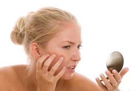 改善油性肌膚的方法，夏日女性怎么保持清爽妝感