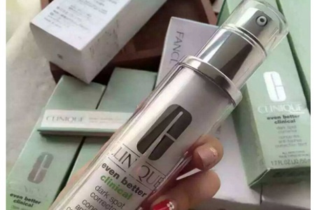 祛斑產品哪款最有效果,亮白無暇帶來肌膚年輕感-易網健康<a href=http://www.gyfww.com/jkys/ target=_blank class=infotextkey>養生</a>網 祛斑產品哪款最有效果,亮白無暇帶來肌膚年輕感