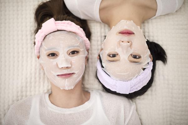 學明星用美容儀敷面膜，那些網紅美容神器真有用嗎？