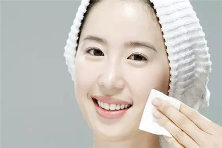 如何使用防曬霜美白，保養(yǎng)肌膚的進(jìn)階技巧