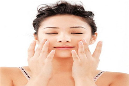 深究肌膚老是暗沉發黃的三大原因,解決皮膚問題不煩惱-易網<a href=http://www.gyfww.com/ target=_blank class=infotextkey>健康養生</a>網 深究肌膚老是暗沉發黃的三大原因,解決皮膚問題不煩惱