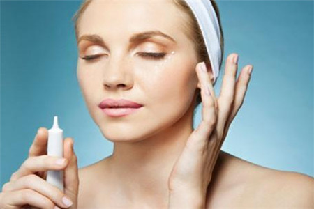 深究肌膚老是暗沉發黃的三大原因,解決皮膚問題不煩惱-易網健康養生網 深究肌膚老是暗沉發黃的三大原因,解決皮膚問題不煩惱