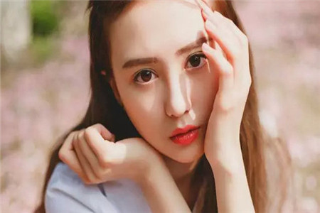 抬頭紋顯老把你顏值拉低，五個有效改善抬頭紋的方法