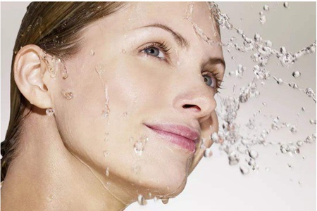 女生臉上毛孔粗大怎么辦，油性肌膚需要收縮毛孔的方法