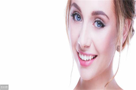 出汗多容易長(zhǎng)痘痘，找準(zhǔn)三個(gè)原因護(hù)理肌膚不再怕