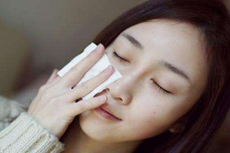 皮膚過敏癥的常見癥狀，病發后不能吃這五種食物