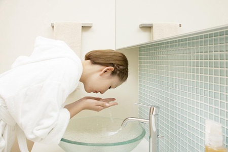 女性下巴長痘，原來是身體這里出問題，教你五招去除痘痘