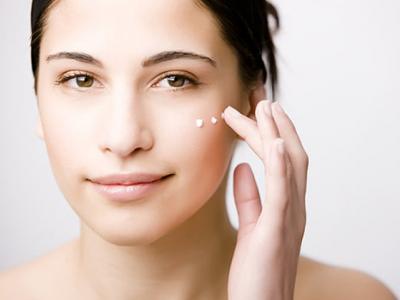 導致眼部衰老的4個習慣 你還在犯嗎？