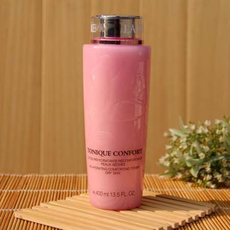 蘭蔻粉水適合油皮嗎 蘭蔻粉水適合什么膚質?-易網<a href=http://www.gyfww.com/ target=_blank class=infotextkey>健康養生</a>網 蘭蔻粉水適合油皮嗎 蘭蔻粉水適合什么膚質?