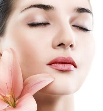 天生皮膚黑怎么快速美白？小編分享五種方法