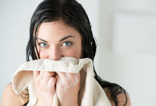 鼻子上擠出來的白色東西是什么？如何正確去除