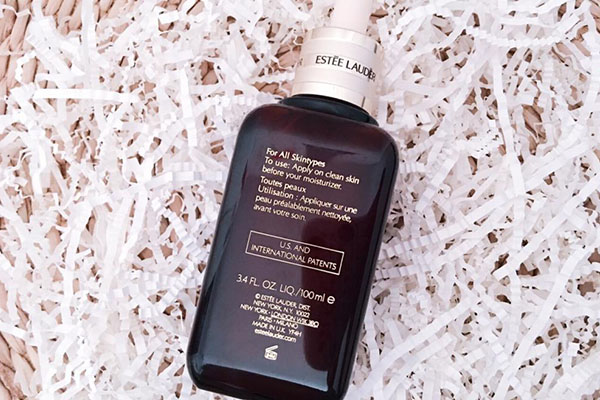 雅詩蘭黛小棕瓶白天可以用嗎?告訴你如何正確使用!