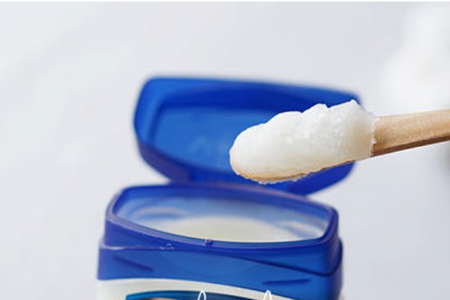 凡士林的作用和用途，美容保濕女性冬天必備