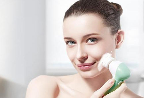 洗臉儀洗臉會(huì)導(dǎo)致毛孔變大嗎 如何正確使用洗臉儀