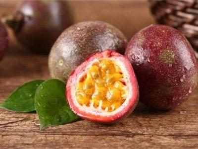 百香果的功效與作用 女性吃了排毒養(yǎng)顏還有瘦身功效