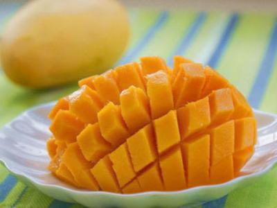 潤(rùn)唇膏保質(zhì)期一般多久?口紅涂完嘴起皮怎么辦?