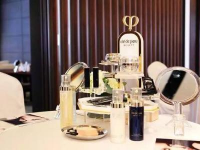 油皮用香奈兒還是cpb洗面奶?香奈兒洗面奶好用嗎?