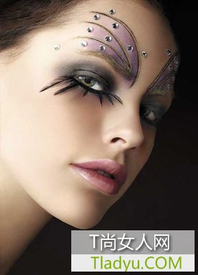 化妝其實為驅魔 揭秘不為人知的美容趣聞