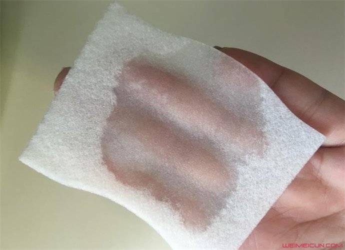 化妝棉和卸妝棉的區(qū)別在哪里 揭秘這二者最大區(qū)別在這