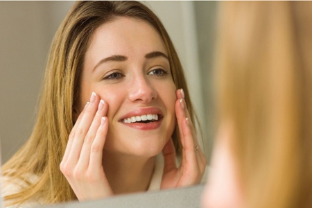 臉上七處長(zhǎng)痘痘的位置圖解，一直長(zhǎng)痘原來(lái)是這里出現(xiàn)毛病