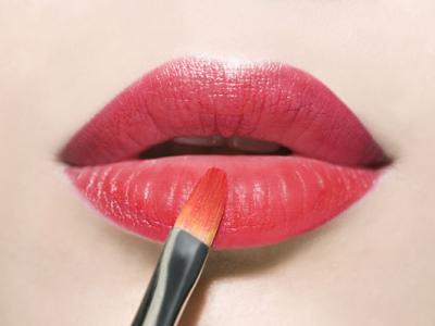 唇部打底和潤唇膏區別嗎?潤唇膏有什么用?