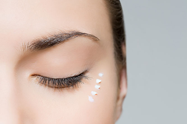 卸妝后如何護膚 卸妝后應該如何保養皮膚-易網健康養生網 卸妝后如何護膚 卸妝后應該如何保養皮膚