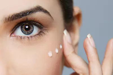 眼霜的正確使用方法 眼霜使用注意事項(xiàng)