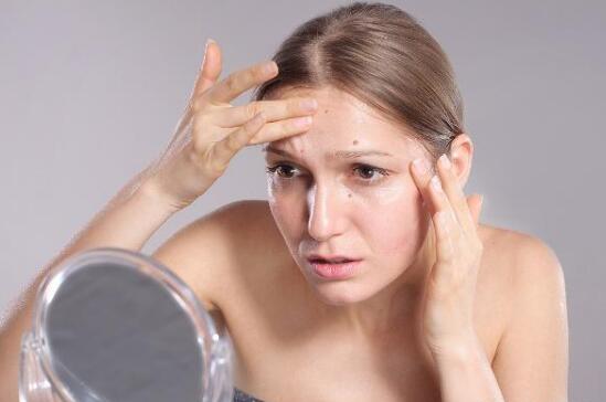 面部頻繁起痘是怎么回事？這4個(gè)原因要注意