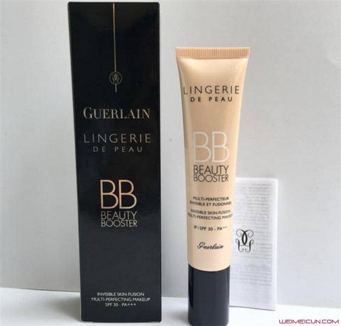 BB霜和粉底液能一起用嗎 來(lái)了解下二者的區(qū)別和作用