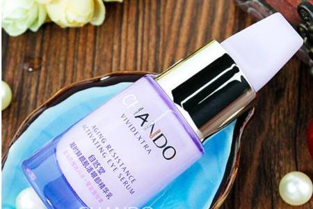 眼霜的正確使用方法，女生眼部肌膚煥發年輕的秘訣