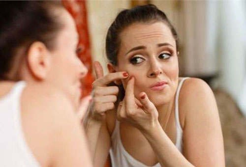 臉上的痘坑能去除嗎 簡(jiǎn)單9招讓你擺脫“月球臉”