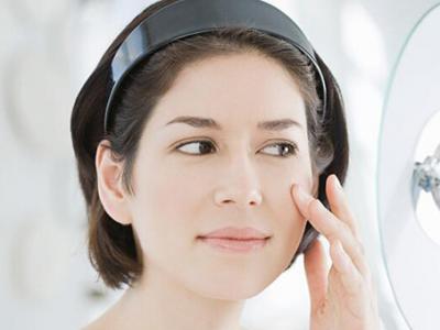 額頭長痘的原因及調理方法 杜絕痘痘橫行